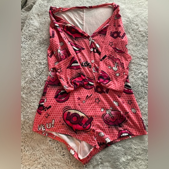 SHEIN graphic graffiti romper- Pjs - Picture 1 of 3